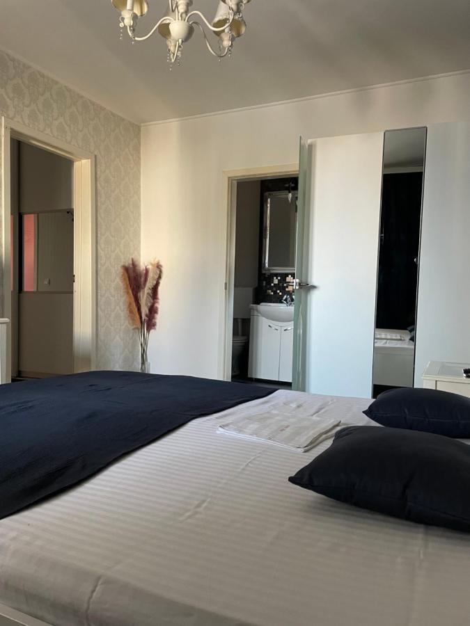 Apartament Cu 3 Dormitoare Jolie.M Apartment กาลาจิ ภายนอก รูปภาพ
