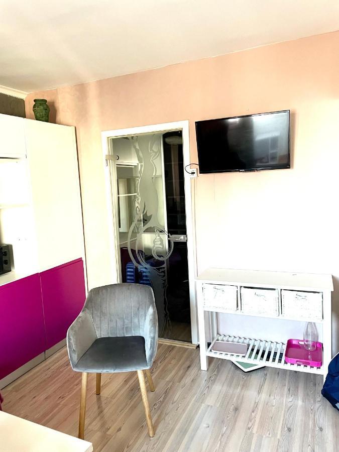 Apartament Cu 3 Dormitoare Jolie.M Apartment กาลาจิ ภายนอก รูปภาพ