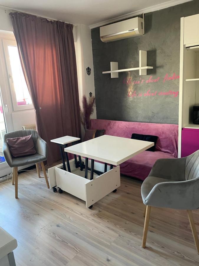 Apartament Cu 3 Dormitoare Jolie.M Apartment กาลาจิ ภายนอก รูปภาพ